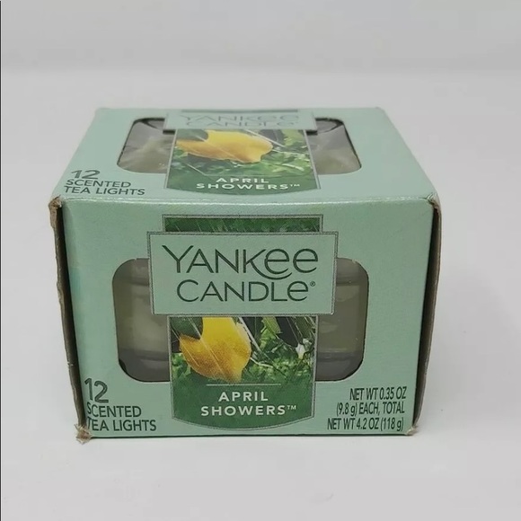 Yankee Candle One Box of 12 SCENTED TEA LIGHT CANDLES - April Showers. - Picture 2 of 3